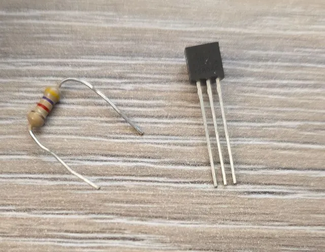 Photo of DS18B20 with 4.7K resistor next to it